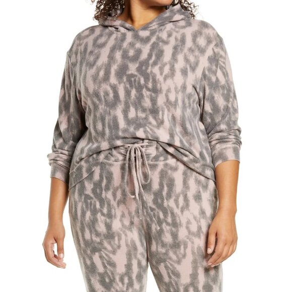 BLANKNYC Soft n' Easy Leopard Sweatshirt - Picture 1 of 5